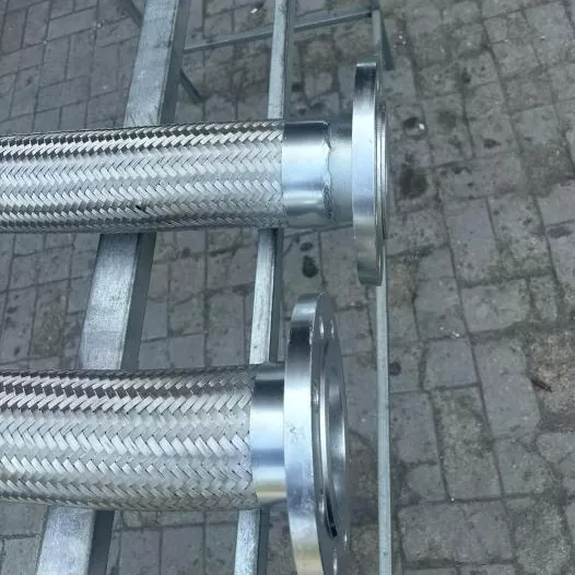 Büzməli Çevik Metal Şlanq